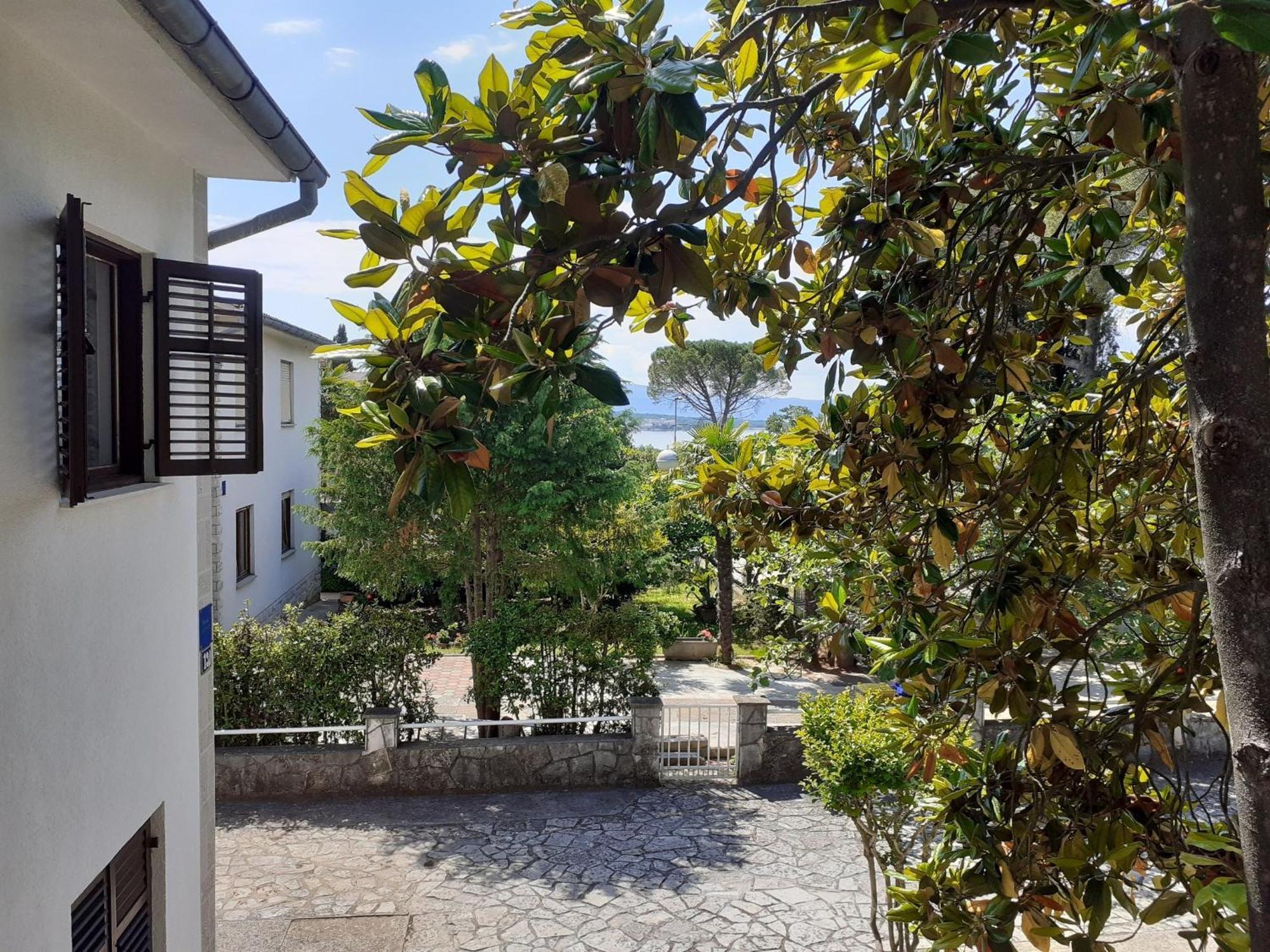 Apartment Simunec Malinska Pokoj fotografie